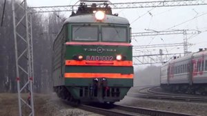 ВЛ10у-1002 с 4-я грузовыми вагонами