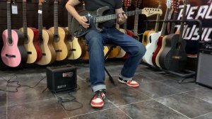 Пример звучания электрогитары Stratocaster и моделирующего комбоусилителя