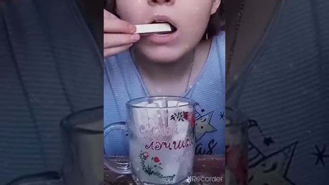 Мокрый мел. #мелоежка #asmr #еммел #глина #мокрыймел