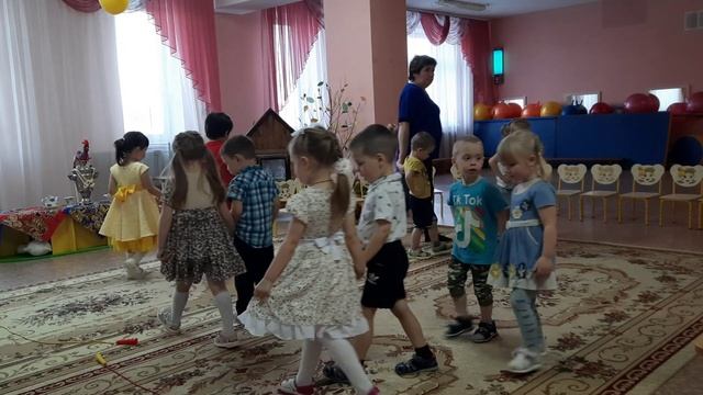 Видеопоздравление средняя группа