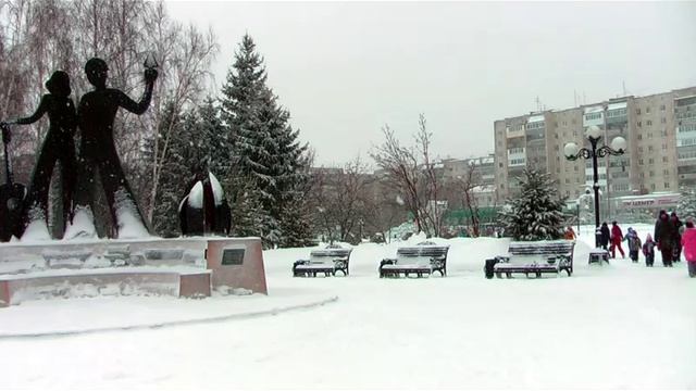 Снег кружится