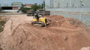 Строительство, очередная засыпка, песок