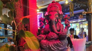 Пляж Унаватуны, завтрак и варан, элитный отель, Момоа в парикмахерской Шри-Ланки, ночное купание