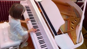 К.Черни (редакция Гермера)Этюд N 23, ч.I. Carl Czerny Etude 23. Vasilisa Bachurina. 8 years old.