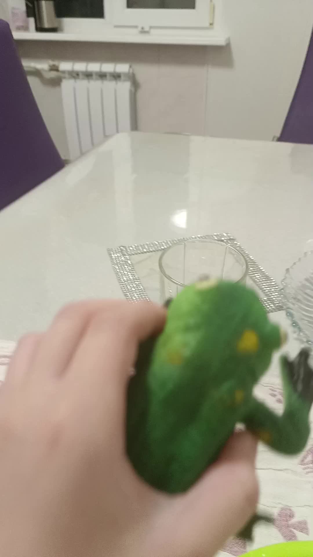 как менять цвет лягушка игрушечная горячая и в холодной смотреть онлайн