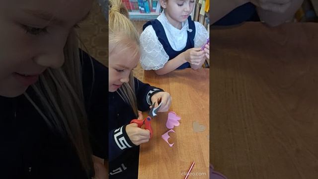 Сюрприз для мамы. Творческая мастерская, посвященная Дню матери. Руководитель - Оненко О.В. смотреть онлайн