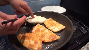 Салат "Праздничный"/Домашние чебуреки/Недомогаю