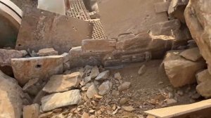 Строительство, дробление щебёнки