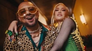 Sean Paul ft. Gwen Stefani, Shenseea - Light My Fire (HD)