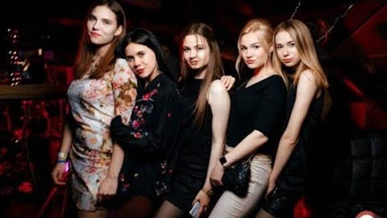 НОЧНАЯ ЖИЗНЬ В МОСКВЕ ЭПИЗОД 2!! / КРАСНАЯ ПЛОЩАДЬ ОЧЕНЬ ЦВЕТНАЯ!! #кремль #россия #москва