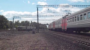 Электропоезд ЭД9М-0247 и служебный поезд ЭР9П-К-184.