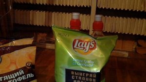 Напитки Hoop, чипсы Lay's, хрустящий картофель