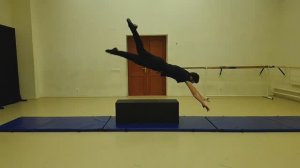 Длинный кувырок вперёд