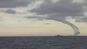 Пуски крылатых ракет "Калибр" по целям в Сирии