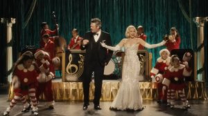 Gwen Stefani ft. Blake Shelton - You Make It Feel Like Christmas (HD)