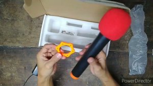 UNIVERSAL WIRELESS MICROPHONE easy way to set up