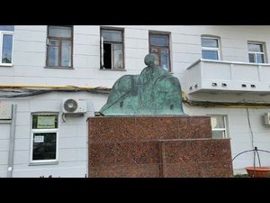 Москва. Ахматовский дворик. Памятник Анне Ахматовой.