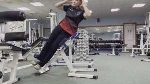 Боковые скручивания на гиперэкстензии