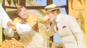 Песня из комедии Не может быть!