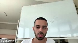 Между большой суммой и маленький суммой денег нет отличия, отличает только ум.