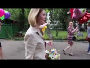 Приемная мама забирает ребенка из детдома