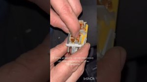 Ауди 100 С4 1993 года объем 2.6 Не заводится с ключа на панели приборов моргает датчик аккумулятора