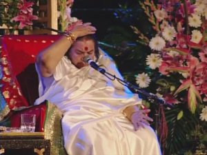 2001_14 июля._Альберт-Холле (Лондон, Англия) Публичная программа Шри Матаджи