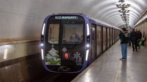 Поездка на Новогоднем составе 81-775 "Москва 2020" по КолЛ (полтора круга) - 04.02.2024