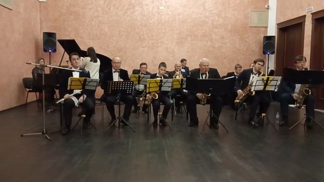 Оркестр "Ля-джаз" - сл. М. Пляцковский муз. В. Добрынина "Ягода малина"
