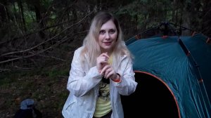 СТРАШНЫЕ ЗВУКИ в НОЧНОМ лесу ! Ночевка с палаткой / Ужин на костре