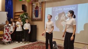 Выступление кружка по жонглированию