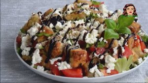 Слоенный салат с жареными баклажанами, помидорами и фетой