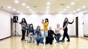 Dreamcatcher (드림캐쳐) - Wind Blows (바람이) dance practice mirrored