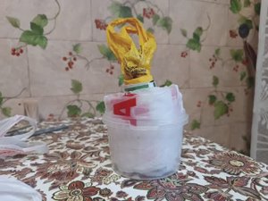 Как компактно хранить целлофановые пакеты