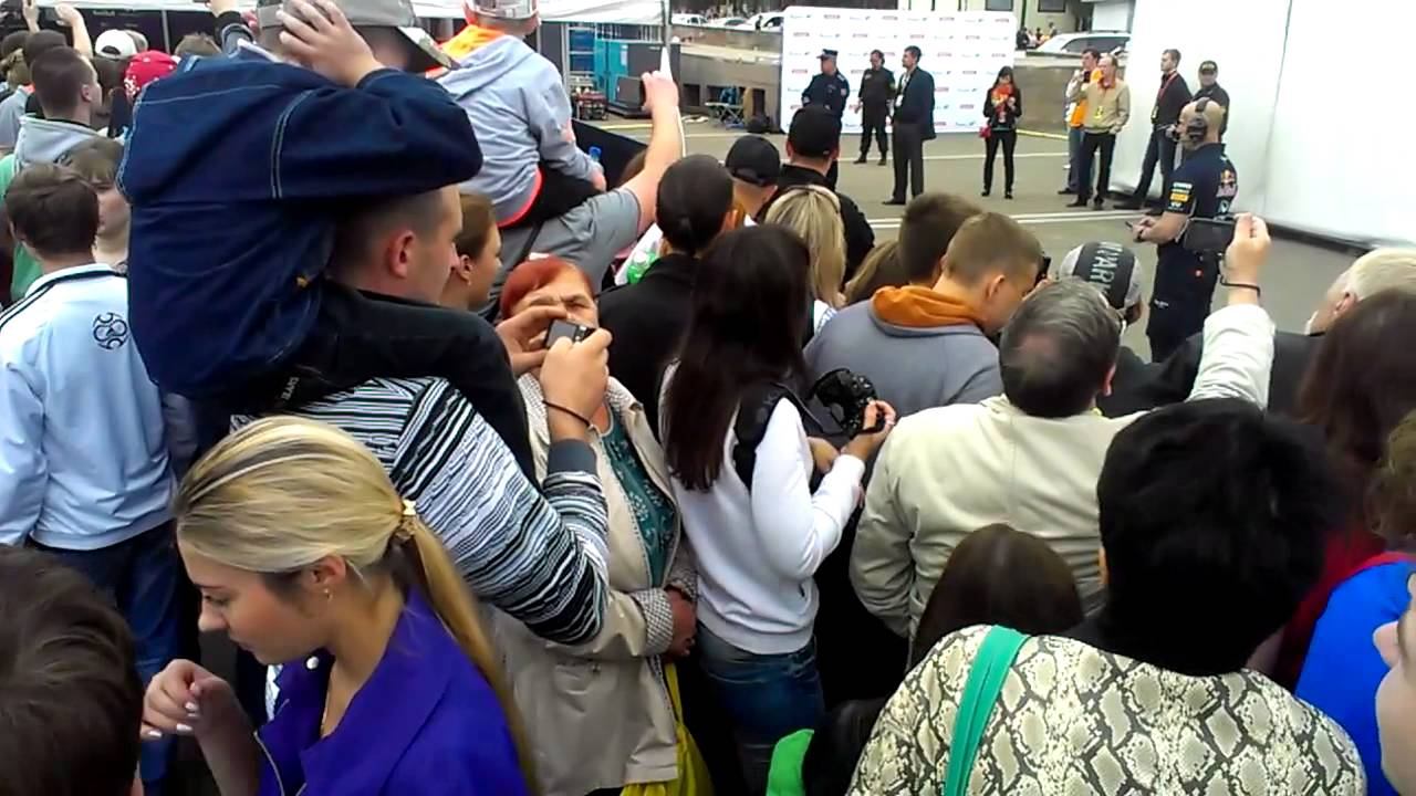 Звук рёва мотора болида Formula 1