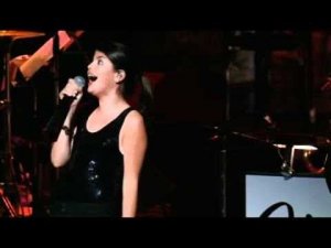 Nikki Yanofsky - Relax Max - By Zeca Linhares