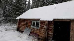 СВАРИЛ СУП В ТАЁЖНОЙ ИЗБЕ. УШЛИ НА ОХОТУ ОСЕНЬЮ, А ВЕРНУЛИСЬ ЗИМОЙ.