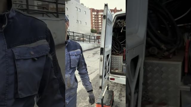 Наш друг Игорь и PROteus A 280/15 попытаются удалить старые граффити 💦💦💦