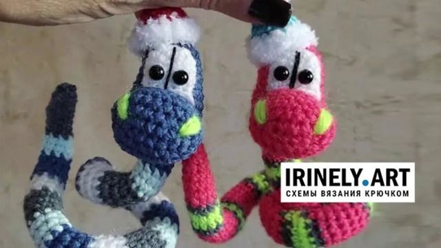 Змейки в шапочках крючком. Амигуруми схемы и описания. Автор: Мирослава Резниченко
