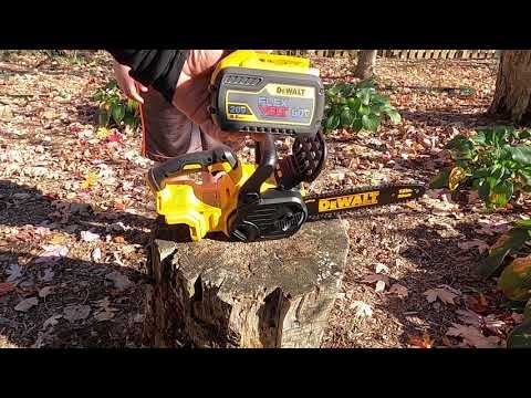 DeWalt Cordless Chainsaw in action смотреть онлайн