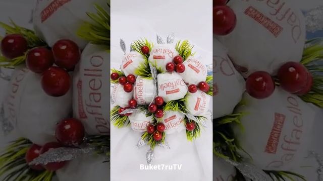 Кулёчек с конфетами на Новый Год. Колпак Санты Клауса. #shorts смотреть онлайн