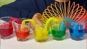 Эксперимент с красками Шагающая вода