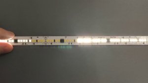 Светодиодная лента адресная 20W 24V 2835 240LED бегущий огонь