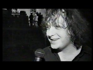 Глеб Самойлов о антидепрессантах —  интервью на фестивале Maxidrom (ТВ— 6, 23.05.1999 ).