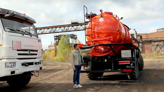 Вакуумный агрегат АКН-10ТЛ600 на шасси КАМАЗ-43118 OPTIMUM