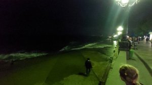 Вечерняя набережная Ялты.