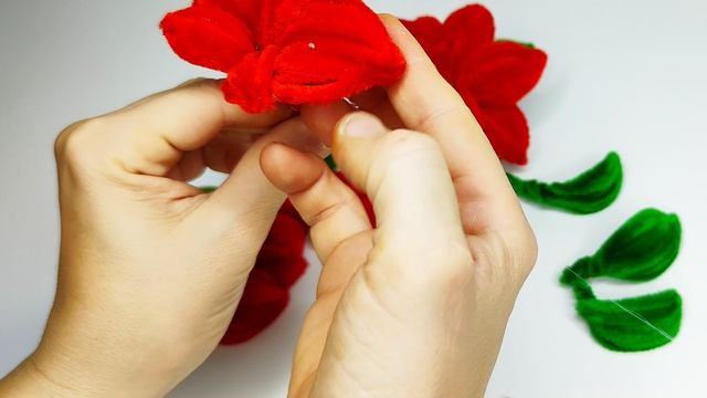 Рождественский цветок из синельной проволоки своими руками