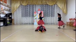 Танец "Мыши и сыр"