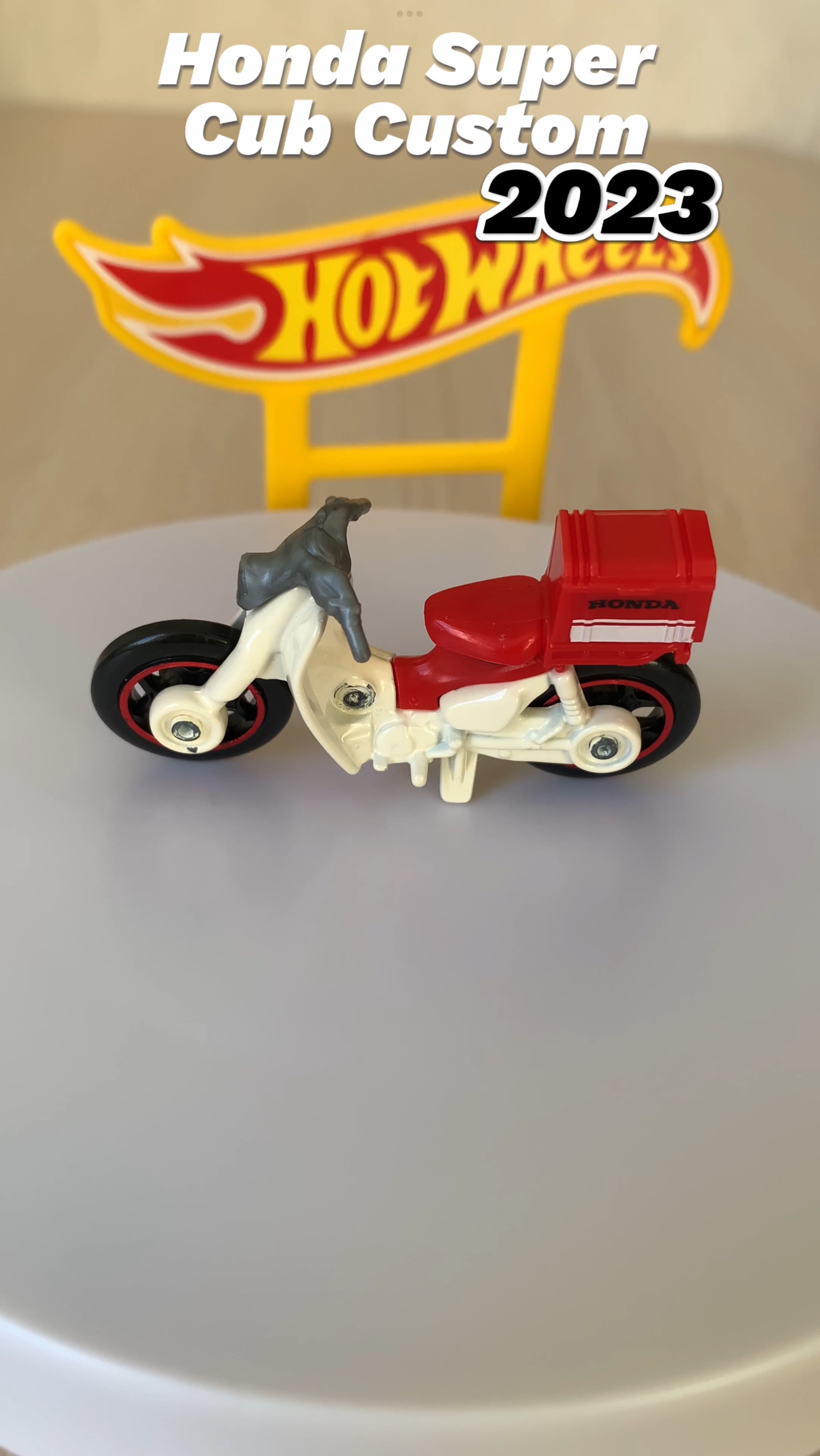 Honda Super Cub Custom 2023