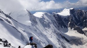 Как проходит восхождение на Белуху по гребню Делоне?